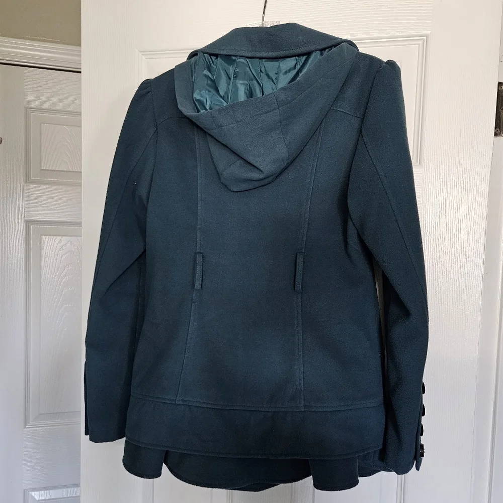 Jade green coat - Picture 2 of 7